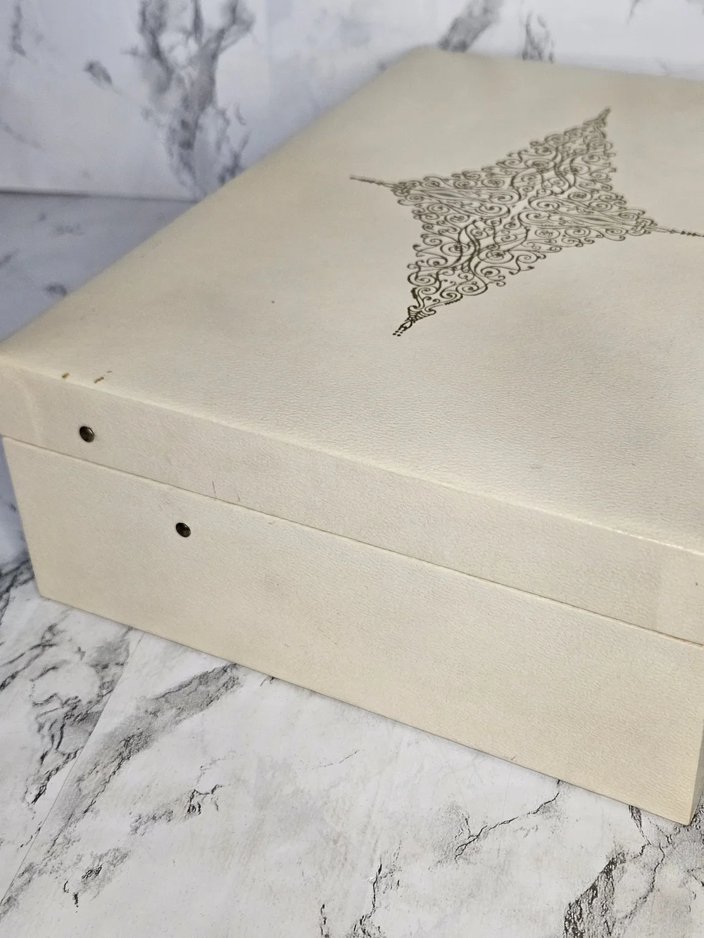 Vintage 1960's Lady Buxton Beige Two Tier Jewelry Box With Red Velvet